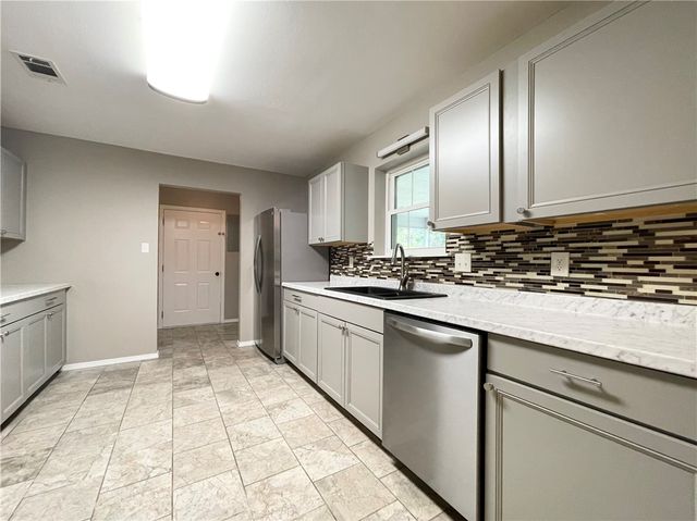 617 S Greenwich Avenue, Russellville, AR 72801