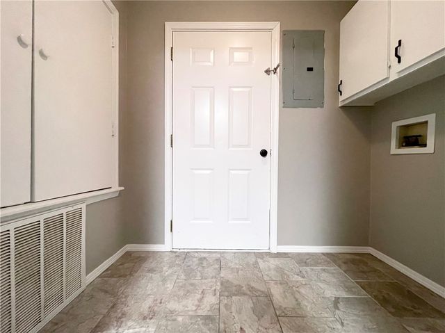 617 S Greenwich Avenue, Russellville, AR 72801