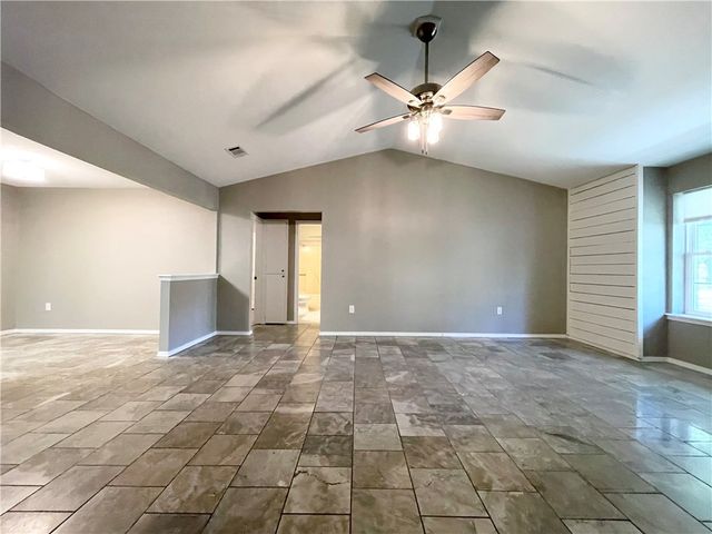 617 S Greenwich Avenue, Russellville, AR 72801