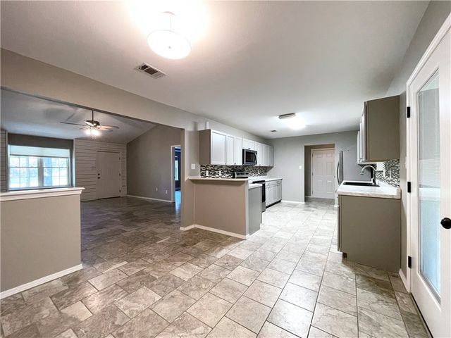 617 S Greenwich Avenue, Russellville, AR 72801