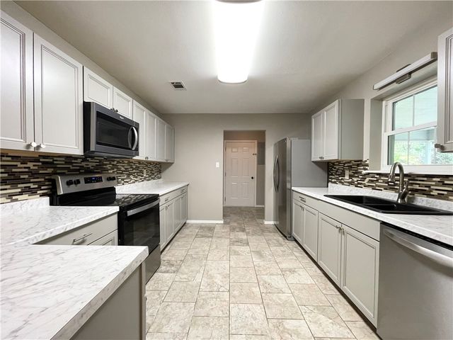 617 S Greenwich Avenue, Russellville, AR 72801