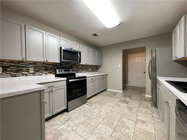 617 S Greenwich Avenue, Russellville, AR 72801