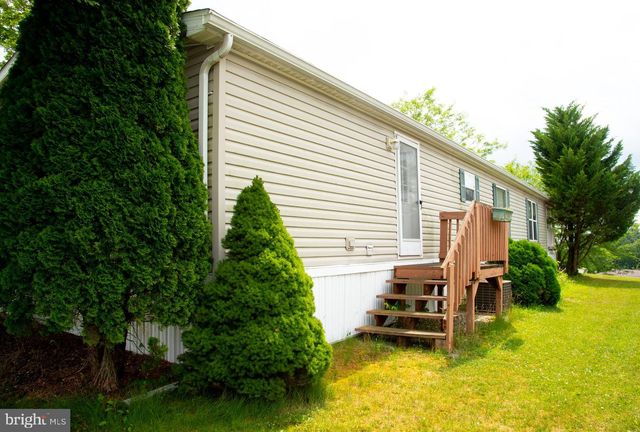 104 RAPTOR DR, Hanover, PA 17331