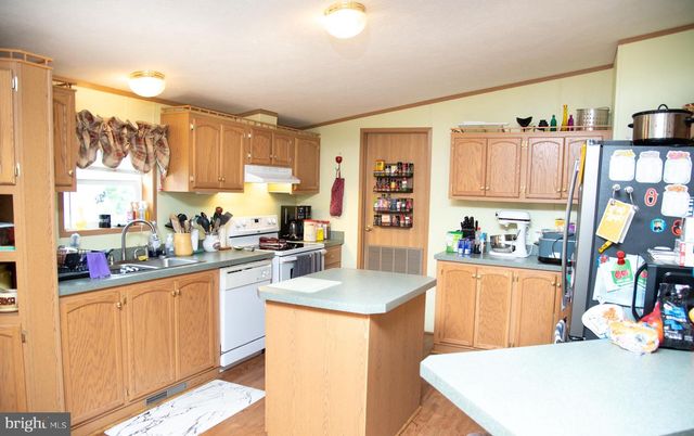 104 RAPTOR DR, Hanover, PA 17331