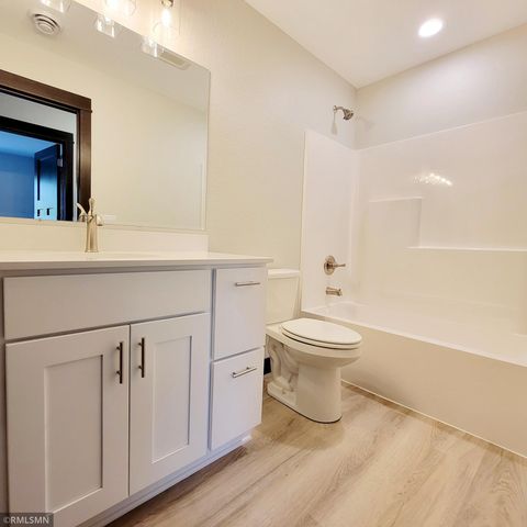 914 Katelyn Circle NE, Montgomery, MN 56069