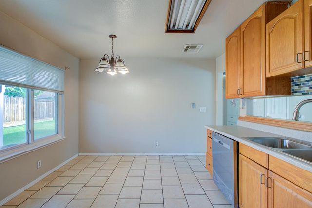 3249 Heatherwood Ct, Modesto, CA 95354