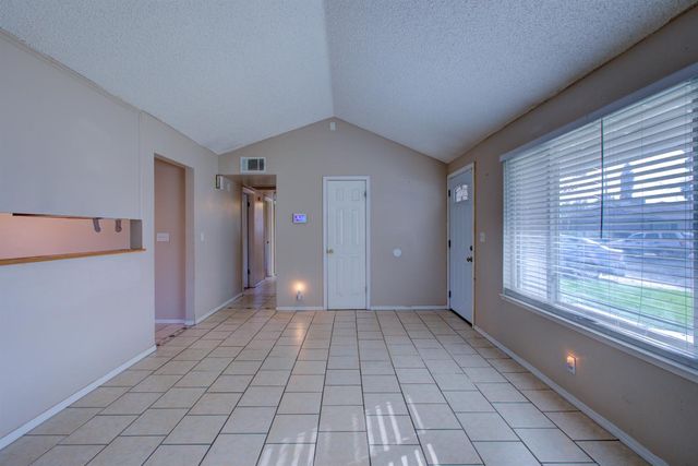 3249 Heatherwood Ct, Modesto, CA 95354