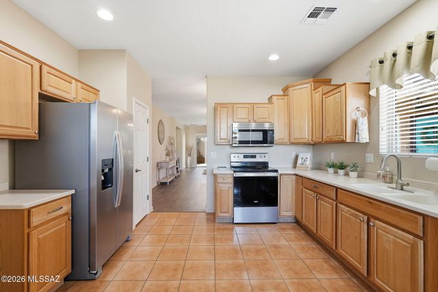 359 W Calle Del Estribo, Sahuarita, AZ 85629