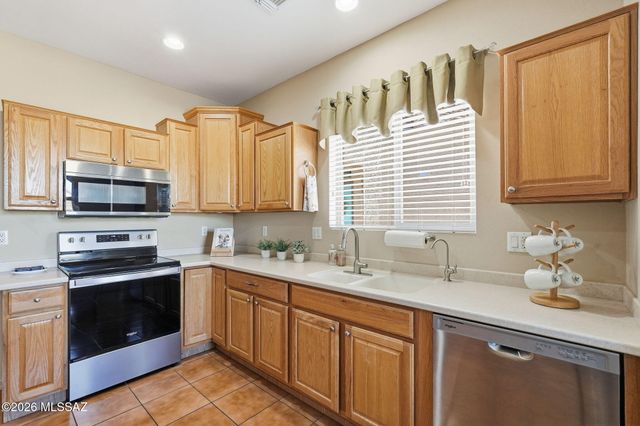 359 W Calle Del Estribo, Sahuarita, AZ 85629