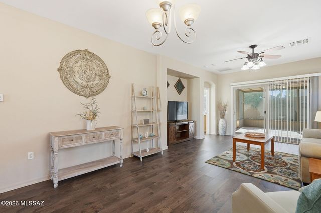 359 W Calle Del Estribo, Sahuarita, AZ 85629