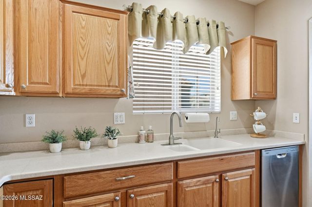 359 W Calle Del Estribo, Sahuarita, AZ 85629