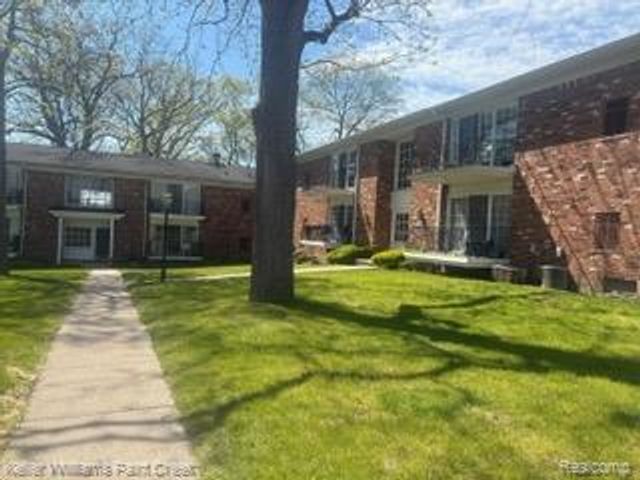 433 Fox Hills Drive S 5, Bloomfield Hills, MI 48304