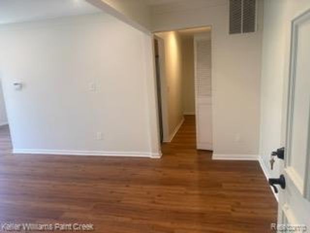 433 Fox Hills Drive S 5, Bloomfield Hills, MI 48304