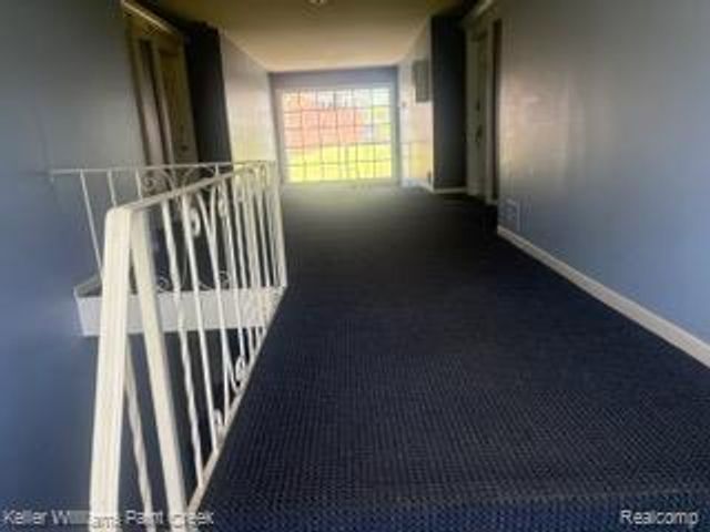 433 Fox Hills Drive S 5, Bloomfield Hills, MI 48304