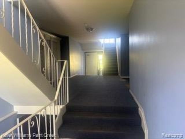 433 Fox Hills Drive S 5, Bloomfield Hills, MI 48304