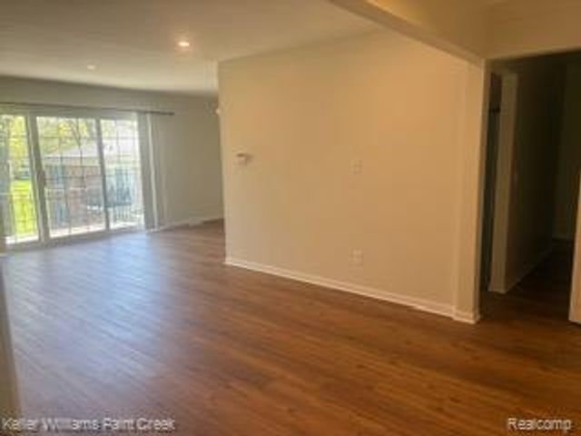 433 Fox Hills Drive S 5, Bloomfield Hills, MI 48304