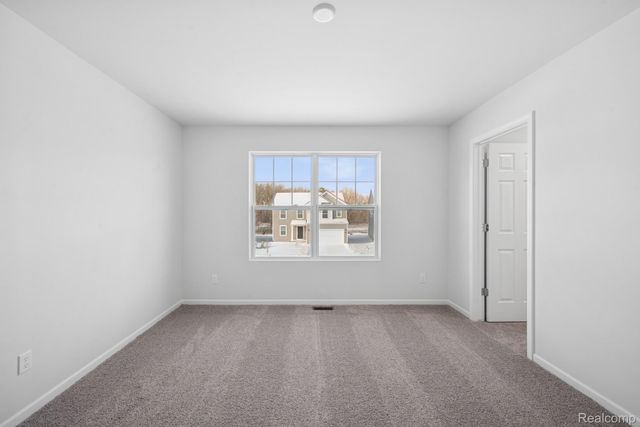 418 Hidden River W, Holly Township, MI 48442