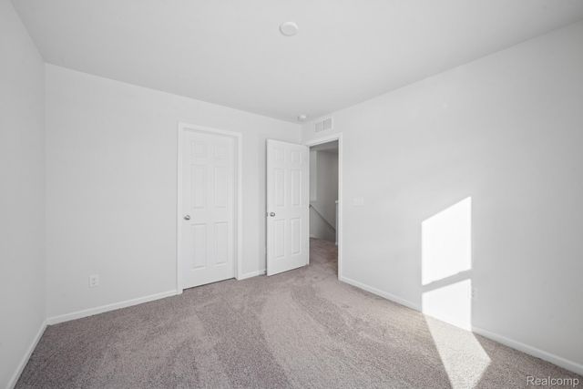 418 Hidden River W, Holly Township, MI 48442