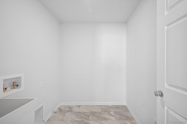 418 Hidden River W, Holly Township, MI 48442