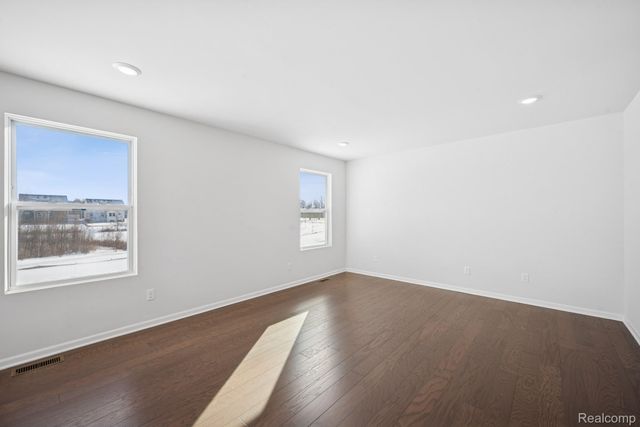 418 Hidden River W, Holly Township, MI 48442