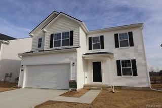 418 Hidden River W, Holly Township, MI 48442