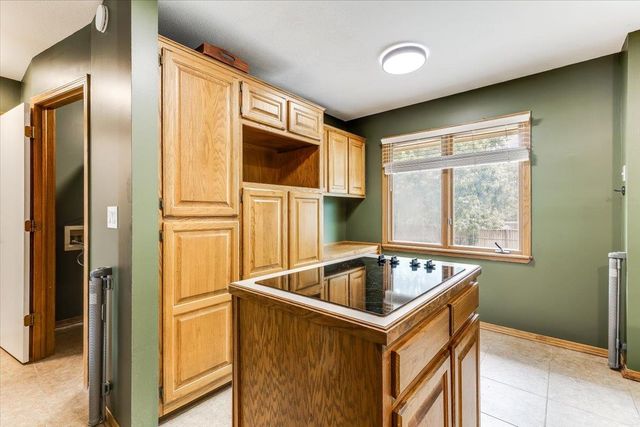 444 Greenvalley Dr, Andover, KS 67002