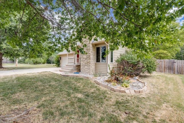 444 Greenvalley Dr, Andover, KS 67002