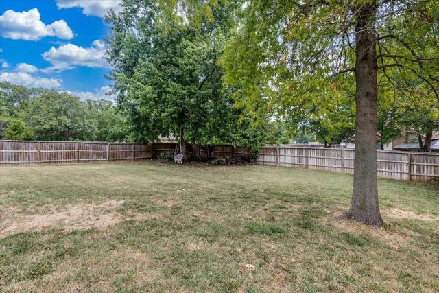 444 Greenvalley Dr, Andover, KS 67002