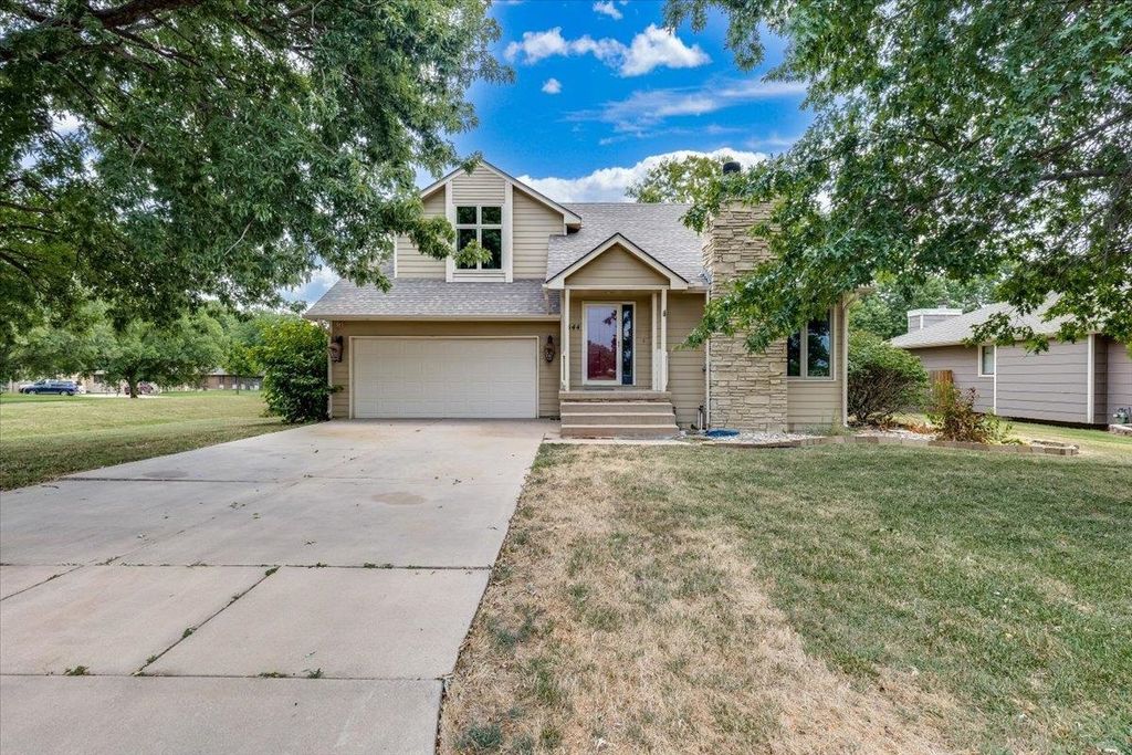 444 Greenvalley Dr, Andover, KS 67002