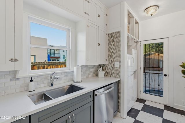 2339 E 6th Street, Tucson, AZ 85719