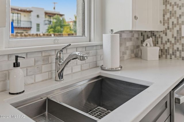 2339 E 6th Street, Tucson, AZ 85719