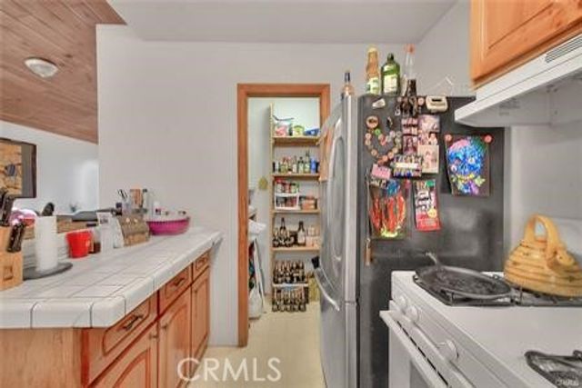 785 Woodland, Crestline, CA 92325