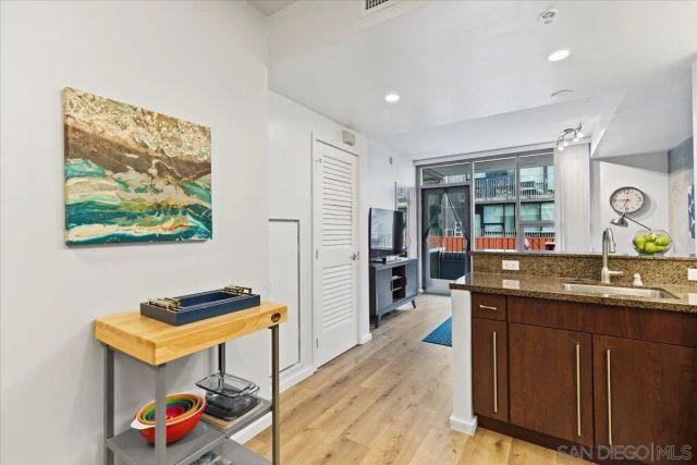 321 10th Ave 1005, San Diego, CA 92101