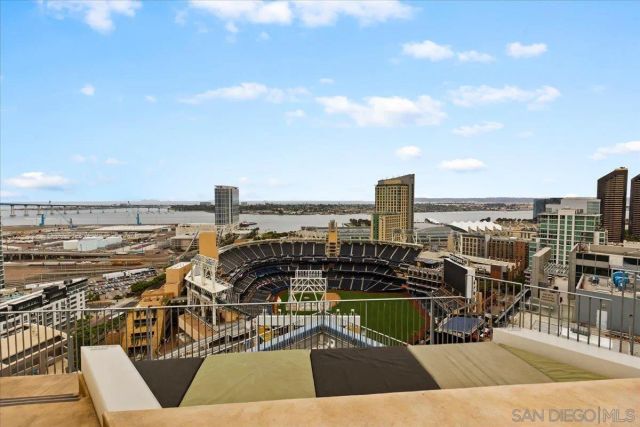 321 10th Ave 1005, San Diego, CA 92101