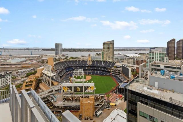 321 10th Ave 1005, San Diego, CA 92101