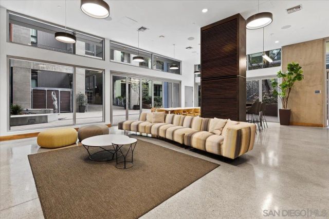 321 10th Ave 1005, San Diego, CA 92101