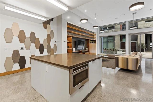 321 10th Ave 1005, San Diego, CA 92101