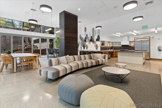 321 10th Ave 1005, San Diego, CA 92101