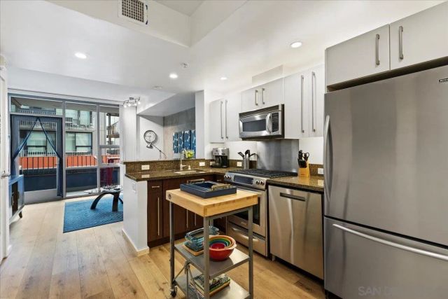 321 10th Ave 1005, San Diego, CA 92101