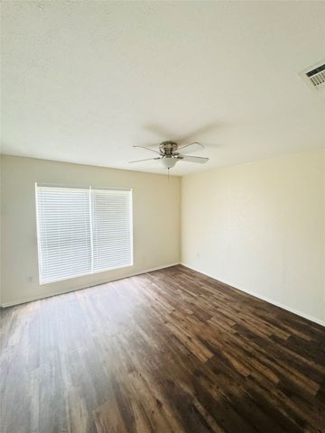 821 Denmark Drive, Mesquite, TX 75149