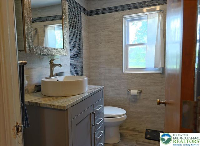 1345 West Macada Road, Hanover Twp, PA 18017