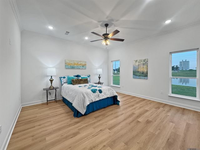 39551 Hernando De Soto Dr, Darrow, LA 70725