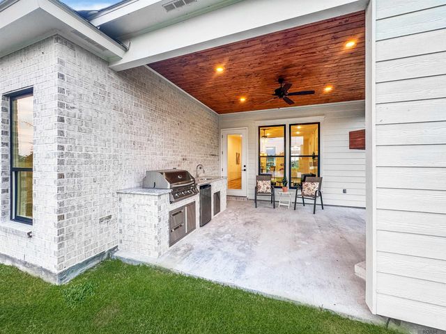 39551 Hernando De Soto Dr, Darrow, LA 70725
