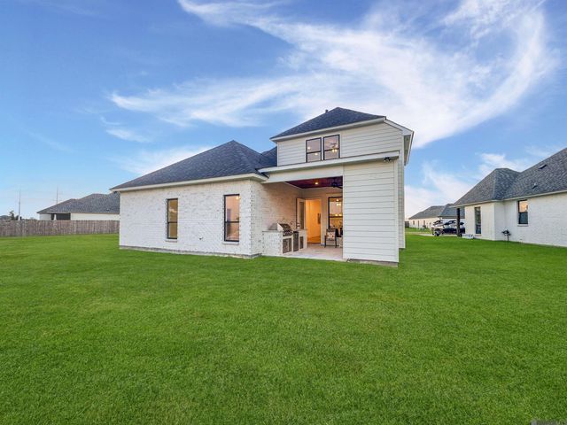 39551 Hernando De Soto Dr, Darrow, LA 70725