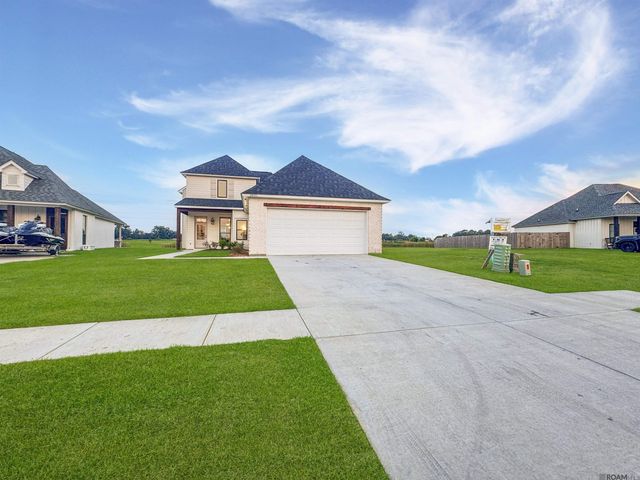 39551 Hernando De Soto Dr, Darrow, LA 70725