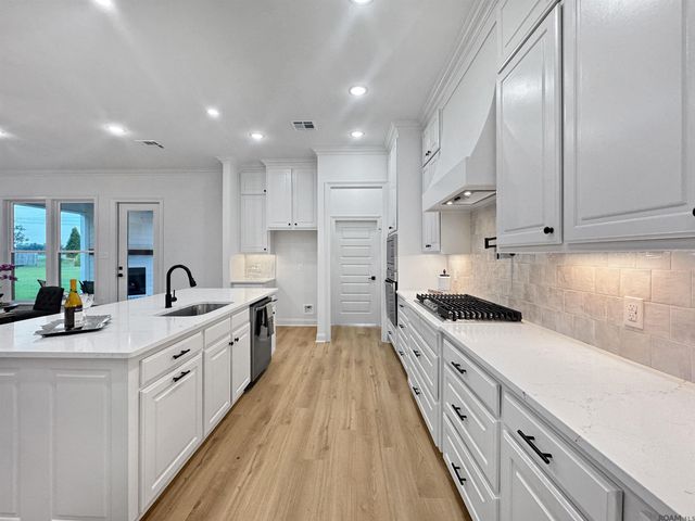 39551 Hernando De Soto Dr, Darrow, LA 70725