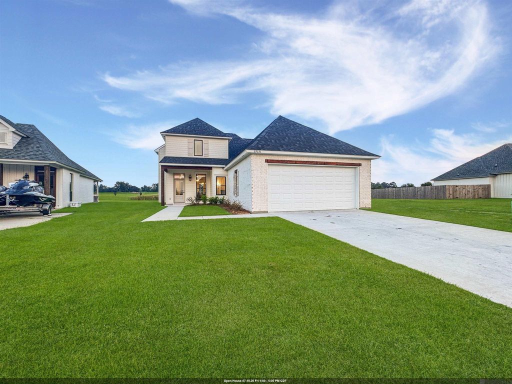 39551 Hernando De Soto Dr, Darrow, LA 70725
