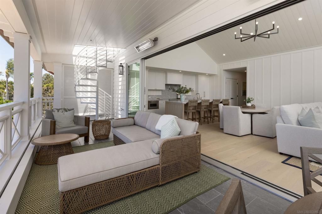 Image 4 of property listing at 747 Orange Ave 302, Coronado, CA 92118