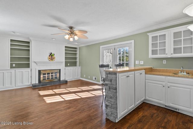 11716 Robinlynn Ln, Louisville, KY 40243