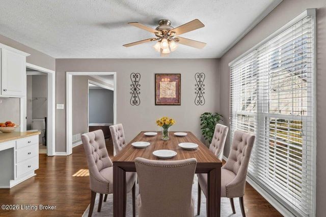 11716 Robinlynn Ln, Louisville, KY 40243